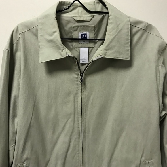 GAP Other - Men’s Tan Gap Light Weight Zip Up Jacket!
